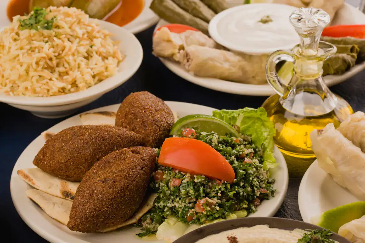 Restaurantes árabes em Florianópolis: culinária do Oriente