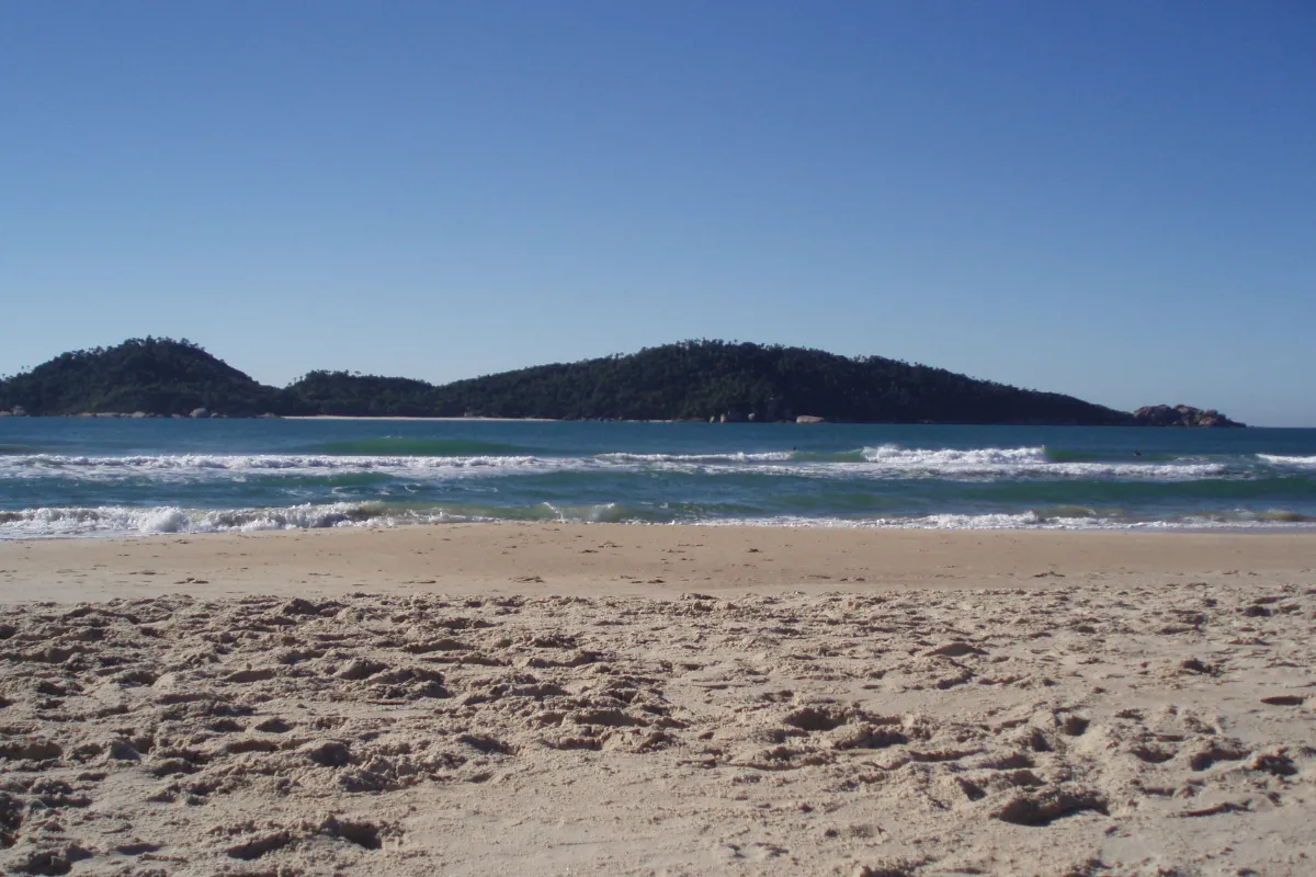 Praia do Campeche e Ilha do Campeche em Florianópolis